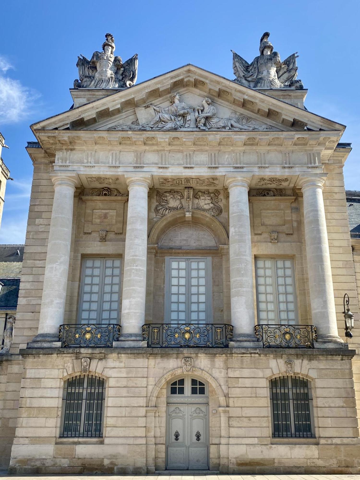 Le Rousseau - Appartement & Suite En Hypercentre ディジョン エクステリア 写真